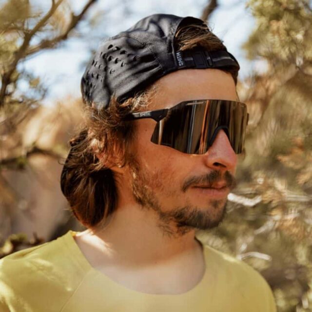 Vert Pivlock Matte Black Sunglasses - Image 2