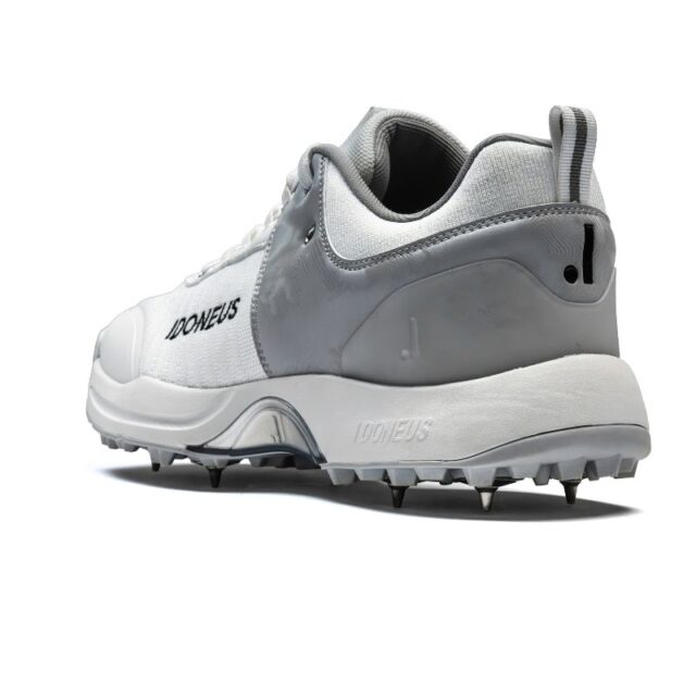 Idoneus VI1 Cricket Shoes - Image 3